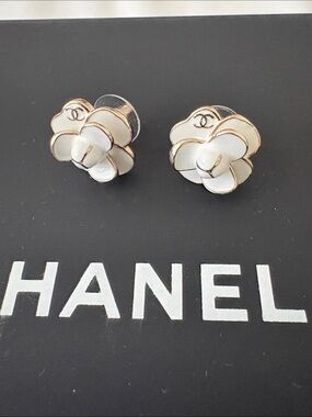 Chanel flower earrings
